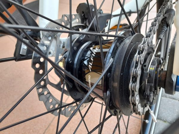 ROWER-VELO-DE-VILLE-TREKKING-A400-TARCZE-HYDRAULIK-Rozmiar-kola-28